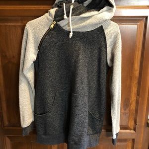 Kimi + Kai Maternity Hoodie size small.
